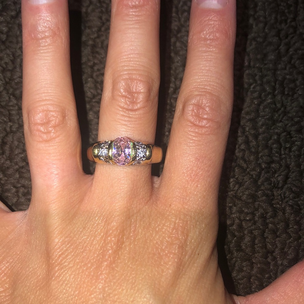 Beautiful Size 8 Pink Ring!!